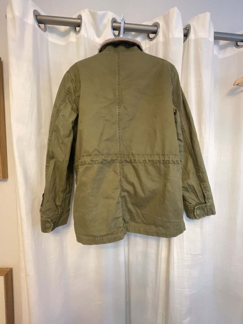 Madewell Sherpa-Trimmed Surplus Field Jacket in Olive
Utility
Med
Drawstring - Picture 4 of 8